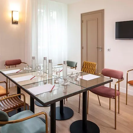 Phileas Lazare & - Opera Szálloda